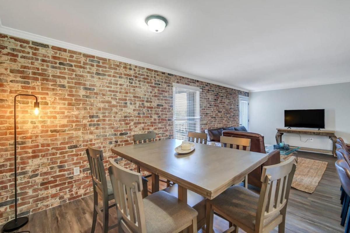 Eagle'S Nest - Spacious Loft Downtown - Near Gsu Стейтсборо Экстерьер фото